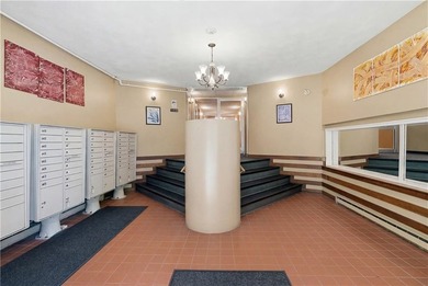 Beautifully renovated second-floor condo in the desirable - photo 4