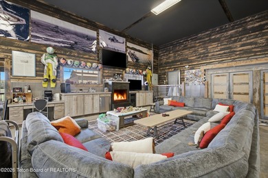 Set in one of the country's finest fly-in communities, this - photo 33