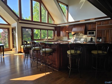 Welcome to 726 Dogwood Trail in Country Club. Incredible - photo 10