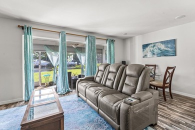 Beautifully updated waterfront 1-bedroom, 1-bath residence in - photo 12