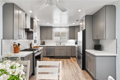 Perfectly positioned on a desirable corner lot, this beautifully - photo 16