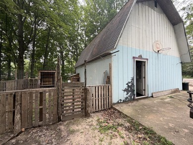 Welcome to this newly renovated home, updated from top to bottom - photo 16