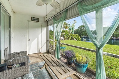 Beautifully updated waterfront 1-bedroom, 1-bath residence in - photo 17
