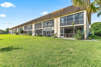 Beautifully updated waterfront 1-bedroom, 1-bath residence in - photo 21