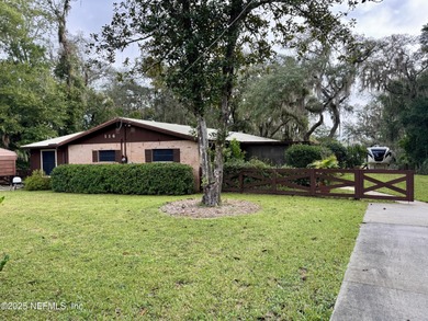 Lake Home For Sale in Interlachen, Florida