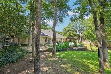 Welcome to this beautiful 4-bedroom, 3-bathroom home offering 2 - photo 33