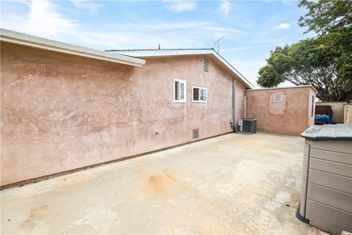 Perfectly positioned on a desirable corner lot, this beautifully - photo 37