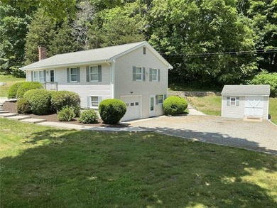 Great location! This well maintained 3 bedroom, 2.5 bath home - photo 1
