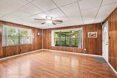 Welcome home to this well-maintained 3-bedroom, 2-bath residence - photo 8