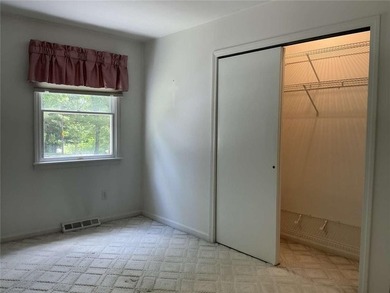 Great location! This well maintained 3 bedroom, 2.5 bath home - photo 10