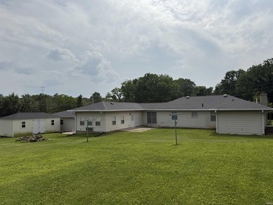 Charming 1950s ranch minutes from IU, Lake Monroe and I-69 - photo 4