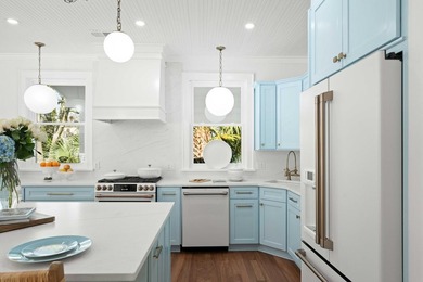 Incredible opportunity to own a beautifully renovated Sullivan's - photo 6