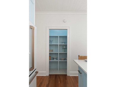 Incredible opportunity to own a beautifully renovated Sullivan's - photo 10