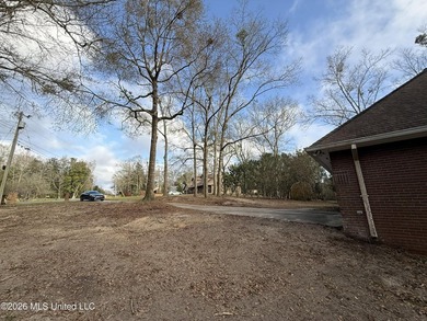 Welcome to this beautiful 3-bedroom, 2.5-bath home situated on 2 - photo 16