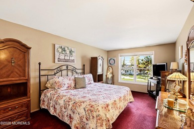 Welcome to this beautifully maintained 4-bedroom, 2.5-bath - photo 20