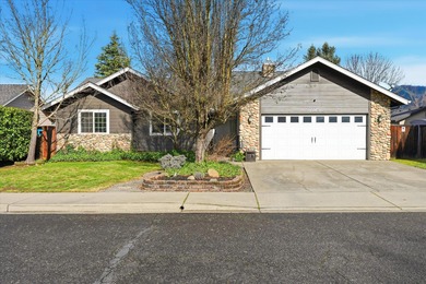 Rogue River Home For Sale in Grants Pass Oregon