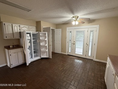 Welcome to this beautiful 3-bedroom, 2.5-bath home situated on 2 - photo 22