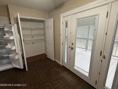 Welcome to this beautiful 3-bedroom, 2.5-bath home situated on 2 - photo 23