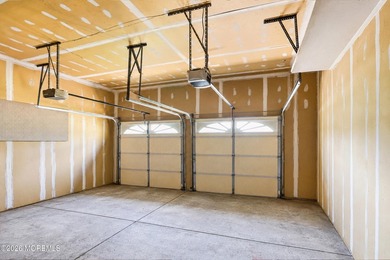 Welcome to this beautifully maintained 4-bedroom, 2.5-bath - photo 24