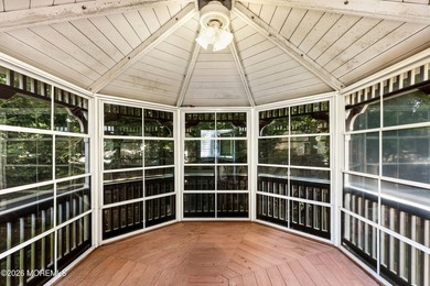 Welcome to this beautifully maintained 4-bedroom, 2.5-bath - photo 25
