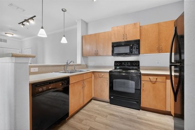 Welcome to this well-maintained 2 bedroom, 2 bathroom condo in - photo 9