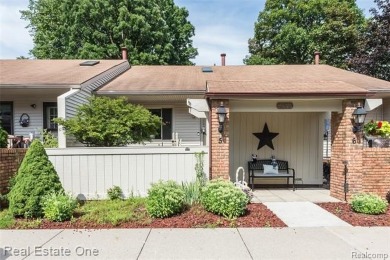Lake Condo For Sale in South Lyon, Michigan