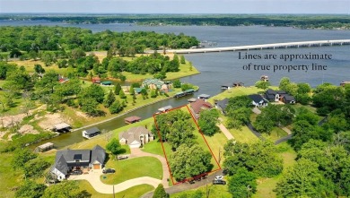 Lake Home For Sale in Log Cabin, Texas
