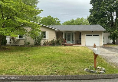 Great ranch in lake community 2 miles from parkway. Spacious Eat - photo 1