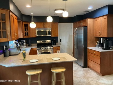 Great ranch in lake community 2 miles from parkway. Spacious Eat - photo 2