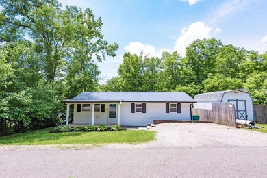 Adorable and fully renovated, this 3bedroom, 2bathroom home - photo 1
