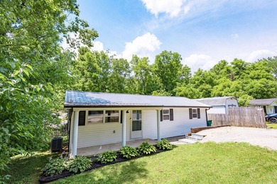 Adorable and fully renovated, this 3bedroom, 2bathroom home - photo 3
