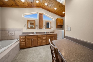 Private 11.08 acre Beaver Lake retreat with expansive lake views - photo 24
