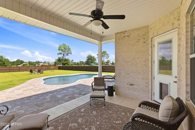 Welcome to this exceptional custom-built residence, offering 2 - photo 32