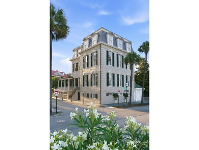 The Nathaniel Ingraham House, circa 1810, is a rare opportunity - photo 1