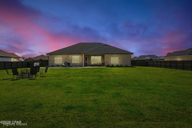 Welcome to this exceptional custom-built residence, offering 2 - photo 42