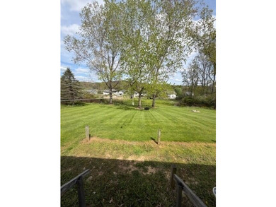 Charming Apple Valley residence on a generous half-acre lot - photo 3