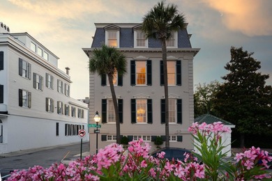 The Nathaniel Ingraham House, circa 1810, is a rare opportunity - photo 3