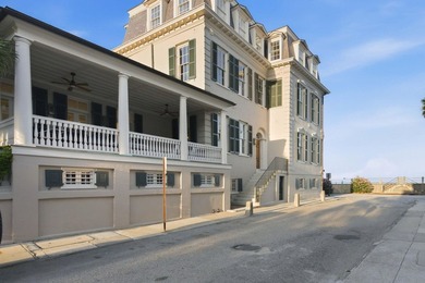 The Nathaniel Ingraham House, circa 1810, is a rare opportunity - photo 4