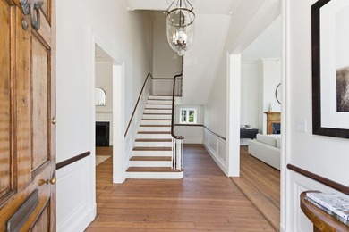 The Nathaniel Ingraham House, circa 1810, is a rare opportunity - photo 6