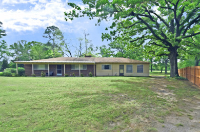 32 acres,3 Homes, 4 Septics,Carports, RVShop, Barns & PrivateLake - photo 10