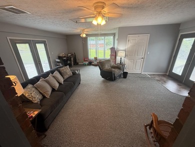 Welcome home to this beautifully maintained, one-owner - photo 3