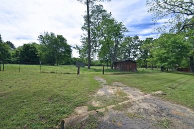 32 acres,3 Homes, 4 Septics,Carports, RVShop, Barns & PrivateLake - photo 7