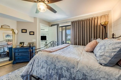 Beautifully maintained 2BR/2BA Newport villa with expansive - photo 11