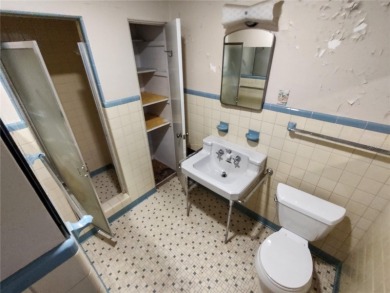 Located less than a mile from Historic Downtown Mount Dora, this - photo 11