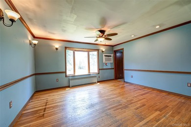 Rare opportunity to own this large, mid-block colonial with - photo 12