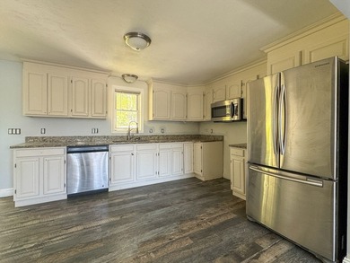 Charming 3-bedroom, 1.5-bath home with attached 1-car garage set - photo 10