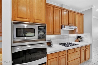 Beautiful home loaded with curb appeal, circular dive and side - photo 11