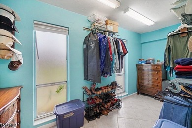 LOTS of Space! Located on an oversized 3-lot site, this - photo 14
