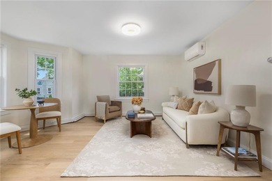 Experience the quintessential Newport lifestyle in this charming - photo 4