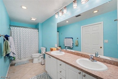 LOTS of Space! Located on an oversized 3-lot site, this - photo 15
